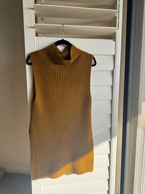 Aritzia Sleeveless Cowlneck Chunky Knit Tunic Sweater! 🤎🧡💛